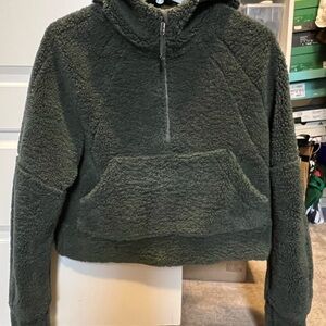 Lululemon Green Sherpa Scuba